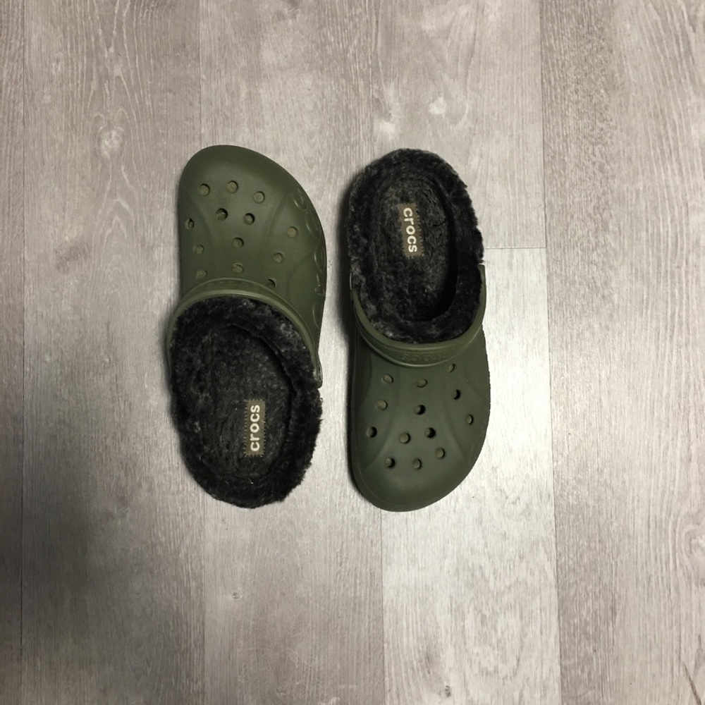 Dark Green Fuzzy Lined CROCS Sz. 9 M, Sz. 11 W
